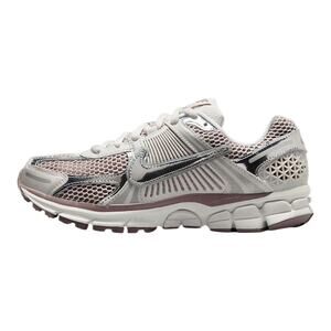 NWT  Nike Zoom Vomero 5 VAST GREY/METALLIC SILVER Sneakers 7.5 Women